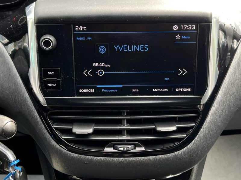 PEUGEOT 208 PHASE 2 ALLURE 1.2 82 Cv APPLE CARPLAY & ANDROID 38 600 Kms CRIT AIR 1 - GARANTIE 1 AN