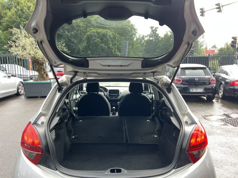 PEUGEOT 208 PHASE 2 ALLURE 1.2 82 Cv APPLE CARPLAY & ANDROID 38 600 Kms CRIT AIR 1 - GARANTIE 1 AN