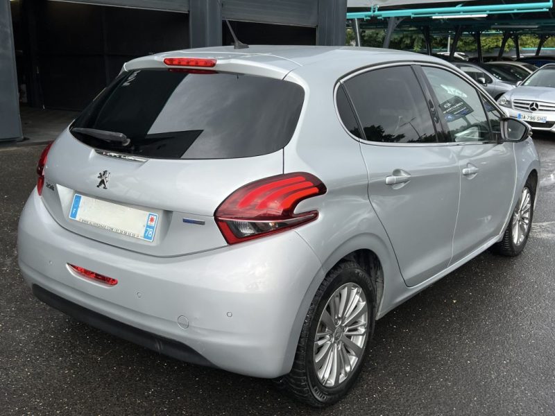 PEUGEOT 208 PHASE 2 ALLURE 1.2 82 Cv APPLE CARPLAY & ANDROID 38 600 Kms CRIT AIR 1 - GARANTIE 1 AN