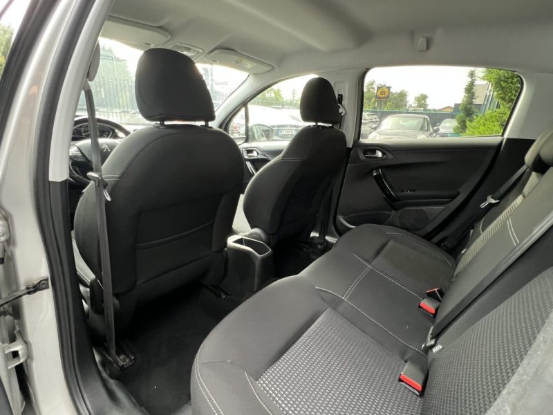 PEUGEOT 208 PHASE 2 ALLURE 1.2 82 Cv APPLE CARPLAY & ANDROID 38 600 Kms CRIT AIR 1 - GARANTIE 1 AN