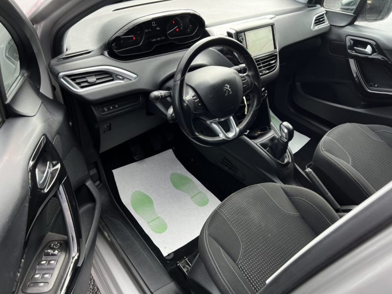 PEUGEOT 208 PHASE 2 ALLURE 1.2 82 Cv APPLE CARPLAY & ANDROID 38 600 Kms CRIT AIR 1 - GARANTIE 1 AN
