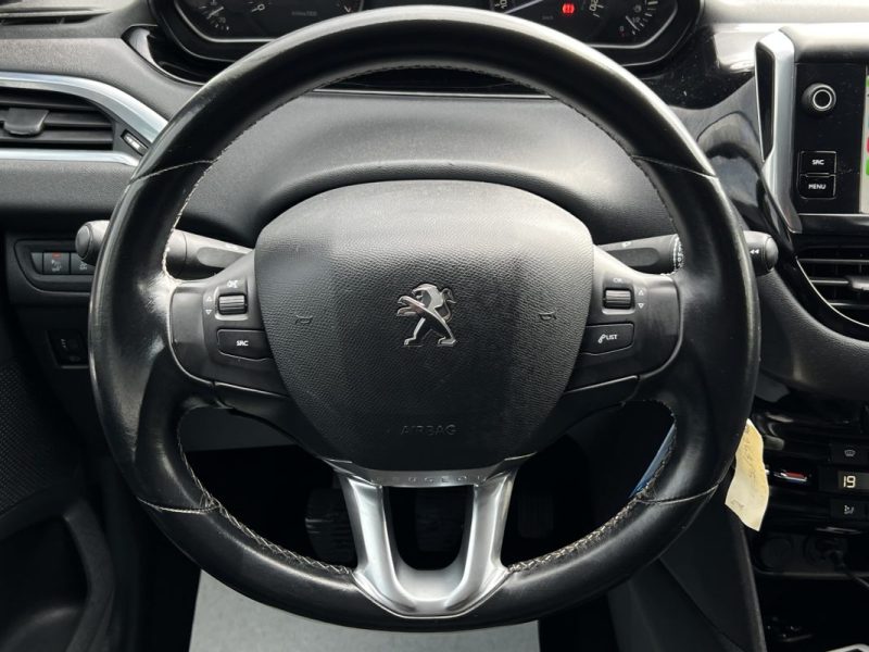 PEUGEOT 208 PHASE 2 ALLURE 1.2 82 Cv APPLE CARPLAY & ANDROID 38 600 Kms CRIT AIR 1 - GARANTIE 1 AN