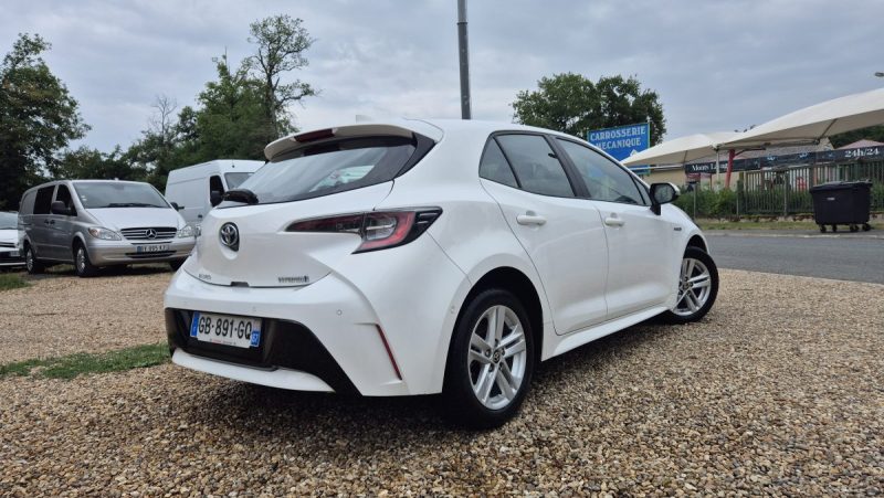 TOYOTA COROLLA NG 122h Dynamic Business MY21