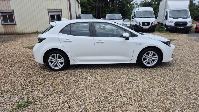 TOYOTA COROLLA NG 122h Dynamic Business MY21