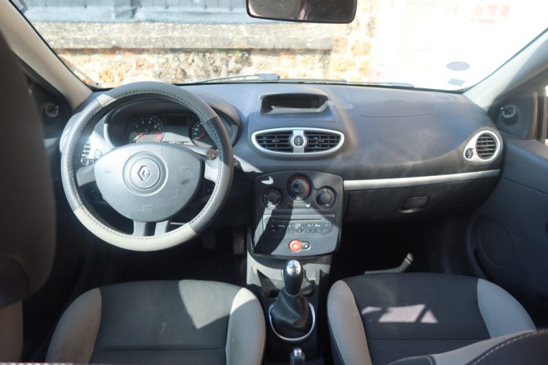 RENAULT CLIO 2011