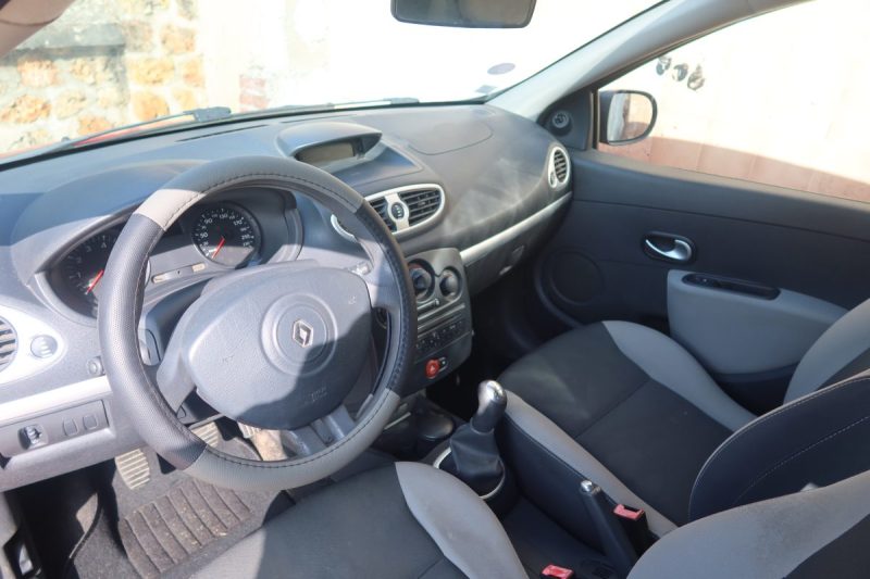 RENAULT CLIO 2011