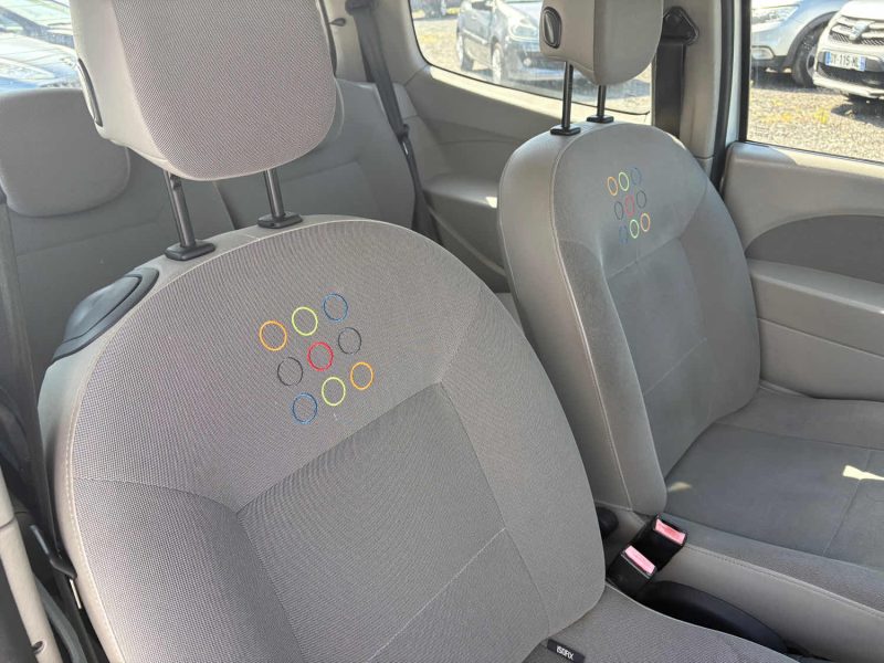 La Renault Twingo1.2 LEV 16v 75ch Expression eco²  distribution neuf Garantie 12 mois