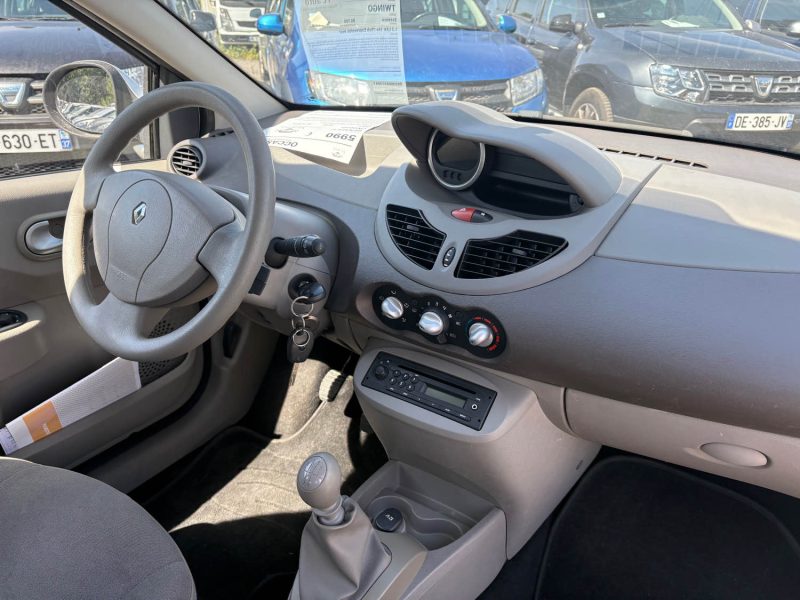 La Renault Twingo1.2 LEV 16v 75ch Expression eco²  distribution neuf Garantie 12 mois