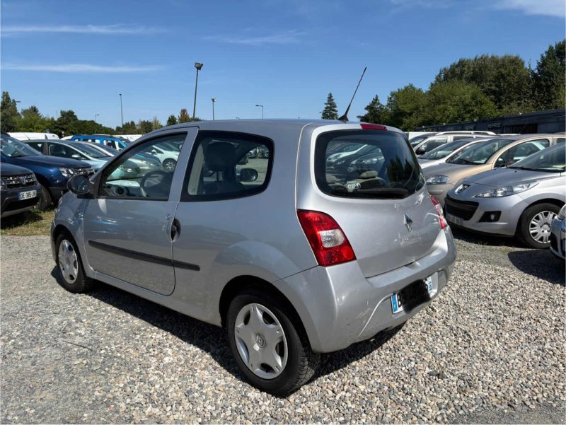 La Renault Twingo1.2 LEV 16v 75ch Expression eco²  distribution neuf Garantie 12 mois