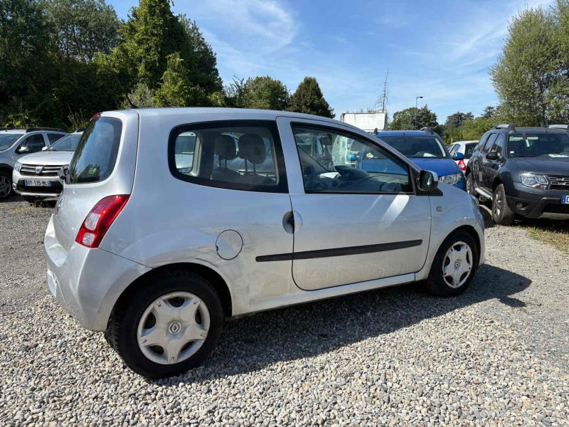 La Renault Twingo1.2 LEV 16v 75ch Expression eco²  distribution neuf Garantie 12 mois