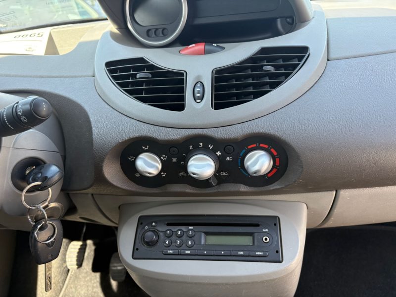 La Renault Twingo1.2 LEV 16v 75ch Expression eco²  distribution neuf Garantie 12 mois