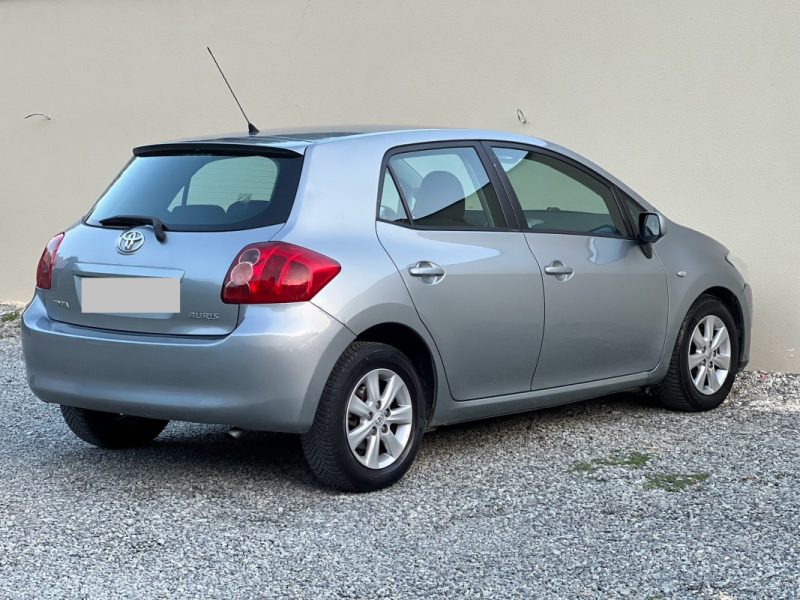 TOYOTA AURIS 2009