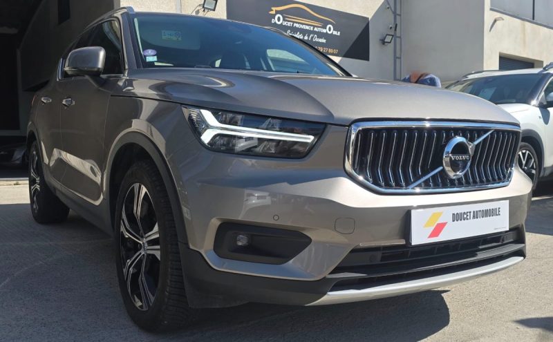 VOLVO XC40 2021