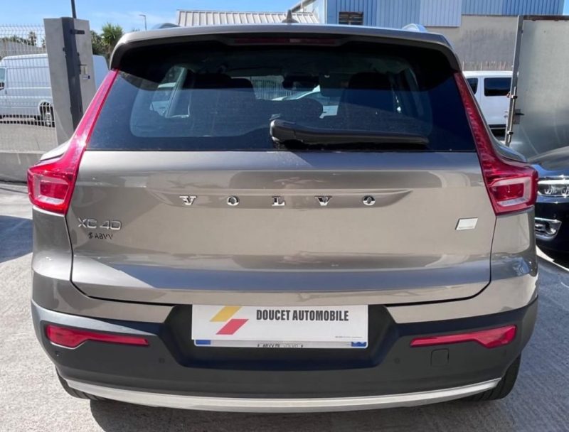 VOLVO XC40 2021