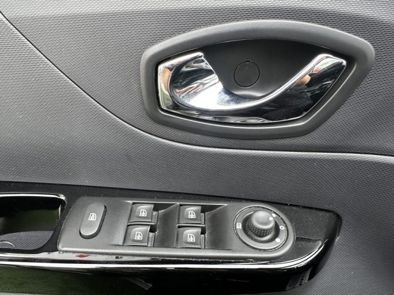 RENAULT CAPTUR 1.2 TCE 120 INTENS EDC