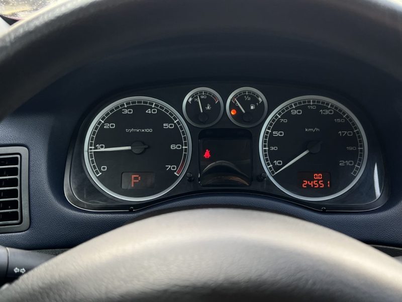 PEUGEOT 307 1.6 i 110 Cv BOITE AUTOMATIQUE / 24 500 Kms CLIMATISATION - GARANTIE 1 AN