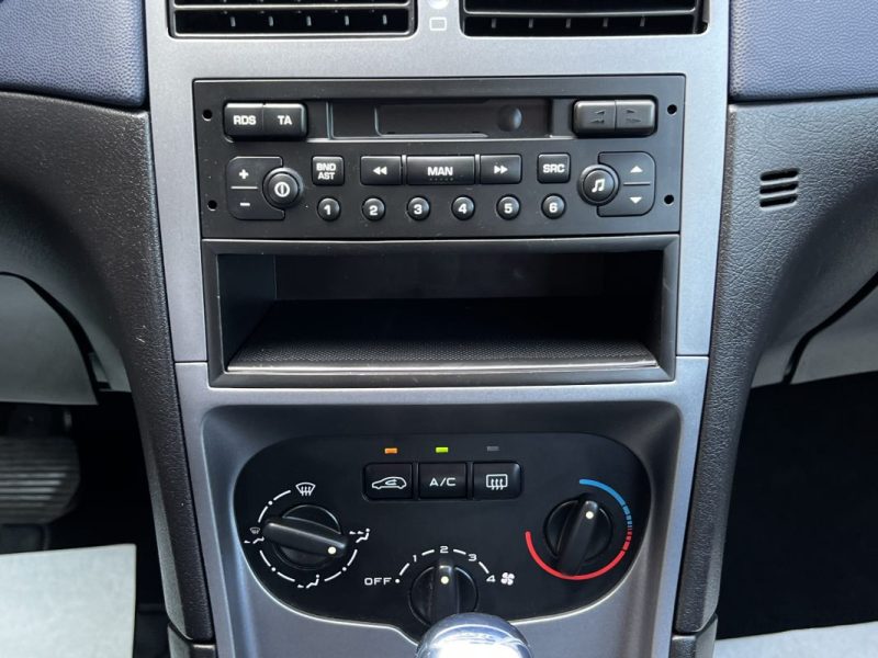 PEUGEOT 307 1.6 i 110 Cv BOITE AUTOMATIQUE / 24 500 Kms CLIMATISATION - GARANTIE 1 AN