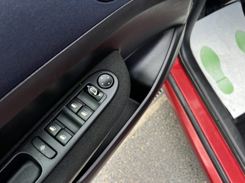 PEUGEOT 307 1.6 i 110 Cv BOITE AUTOMATIQUE / 24 500 Kms CLIMATISATION - GARANTIE 1 AN