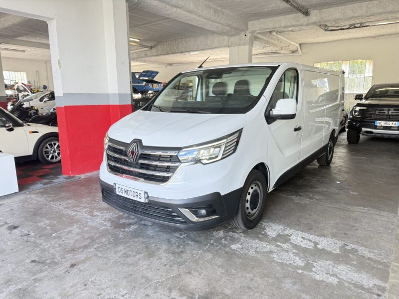 RENAULT TRAFIC 2024