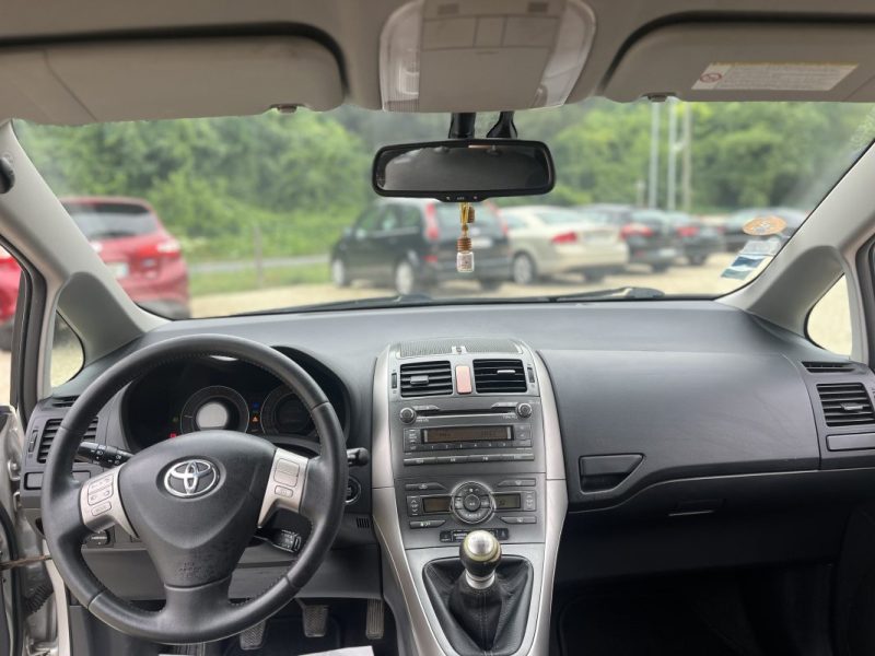 TOYOTA AURIS 2.2 D-4D 177 cv Coupé