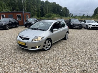 TOYOTA AURIS 2.2 D-4D 177 cv Coupé