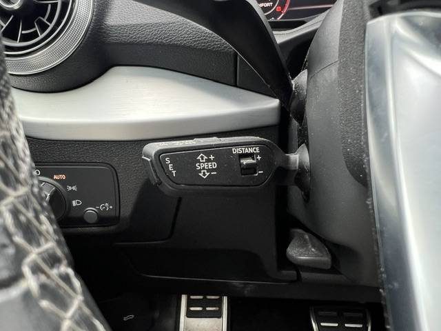 Audi Q2 35-tfsi S-Line BVA