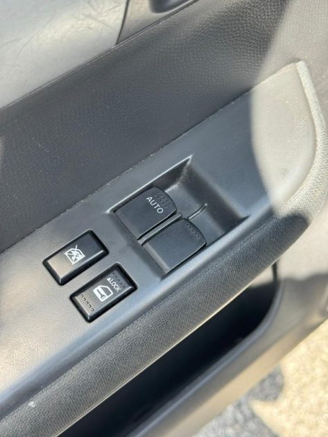 Suzuki swift 1.3 92ch - Moteur à chaine - Révisée - Sièges chauffant -  CT ok - Garantie 1an