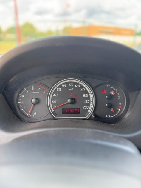 Suzuki swift 1.3 92ch - Moteur à chaine - Révisée - Sièges chauffant -  CT ok - Garantie 1an