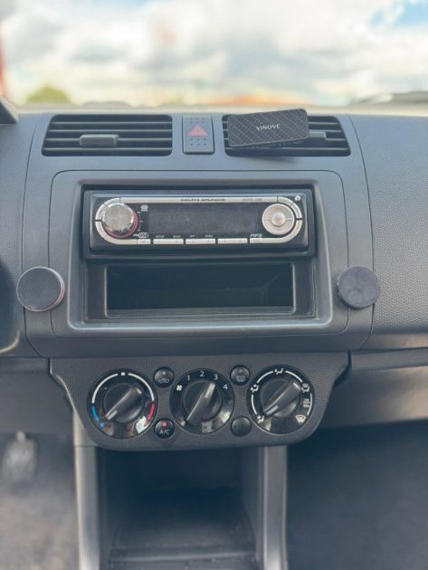 Suzuki swift 1.3 92ch - Moteur à chaine - Révisée - Sièges chauffant -  CT ok - Garantie 1an