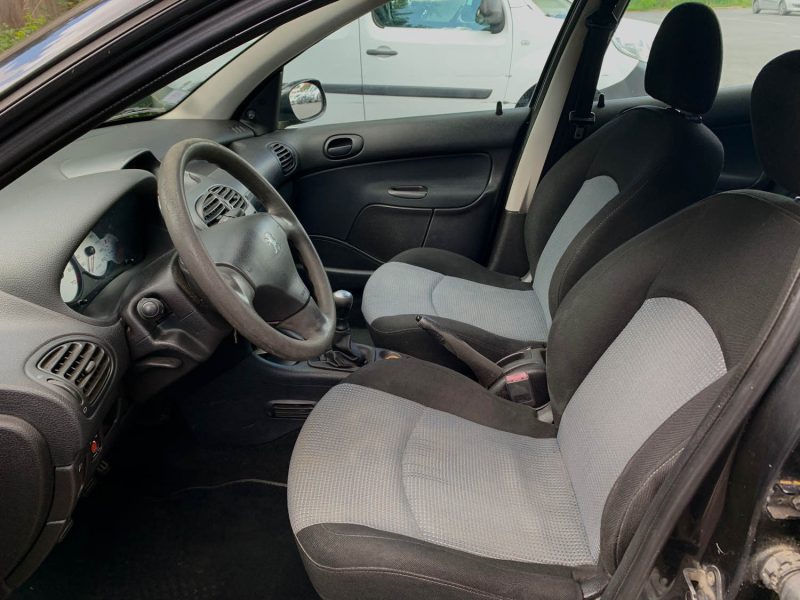 PEUGEOT 206 2004