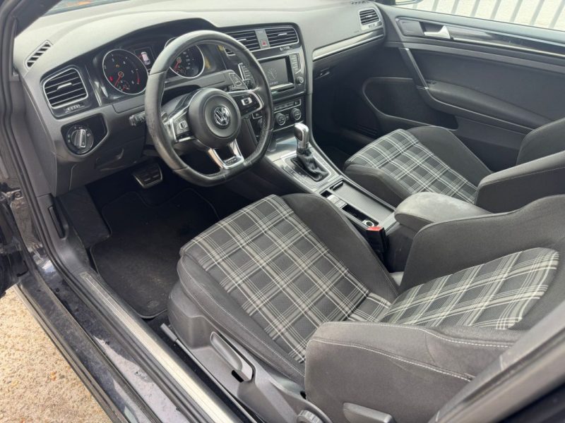 VOLKSWAGEN GOLF VII 2013