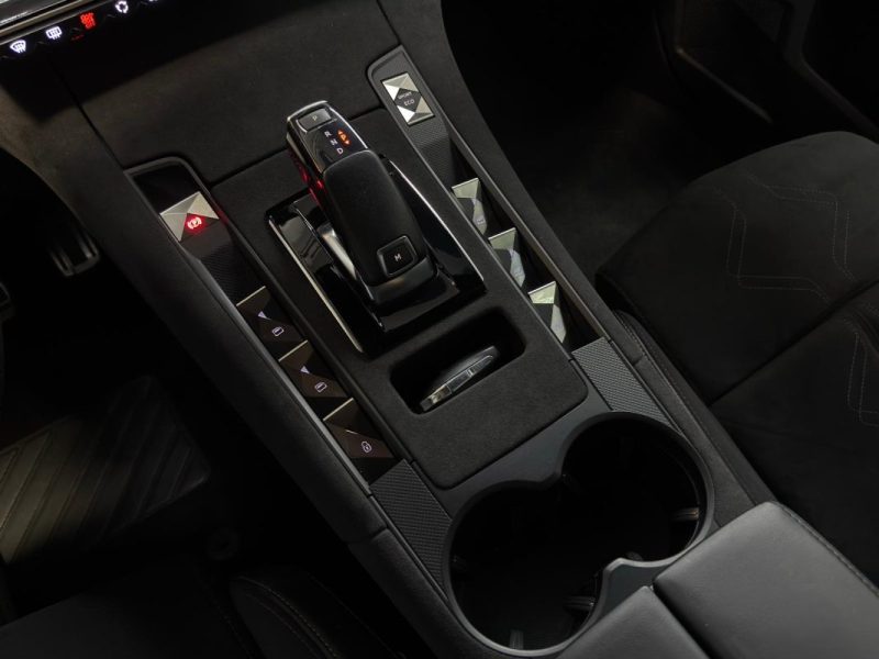 DS DS 7 CROSSBACK 1.6 THP 180 cv 