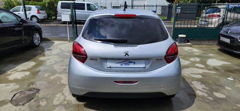 PEUGEOT 208 2016