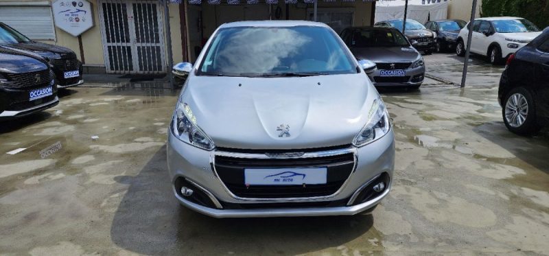 PEUGEOT 208 2016