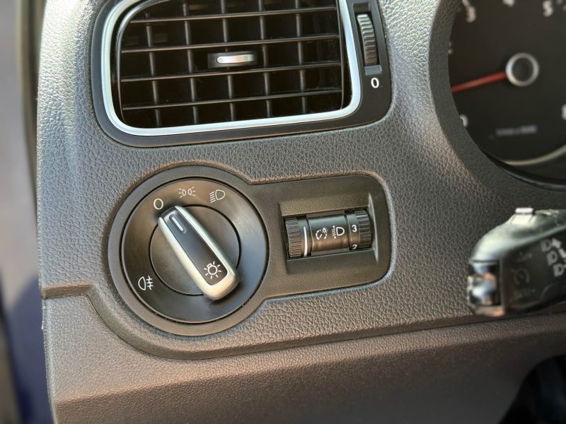 VOLKSWAGEN POLO 2012