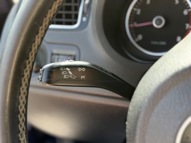 VOLKSWAGEN POLO 2012