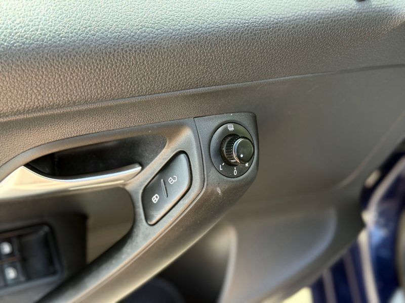 VOLKSWAGEN POLO 2012