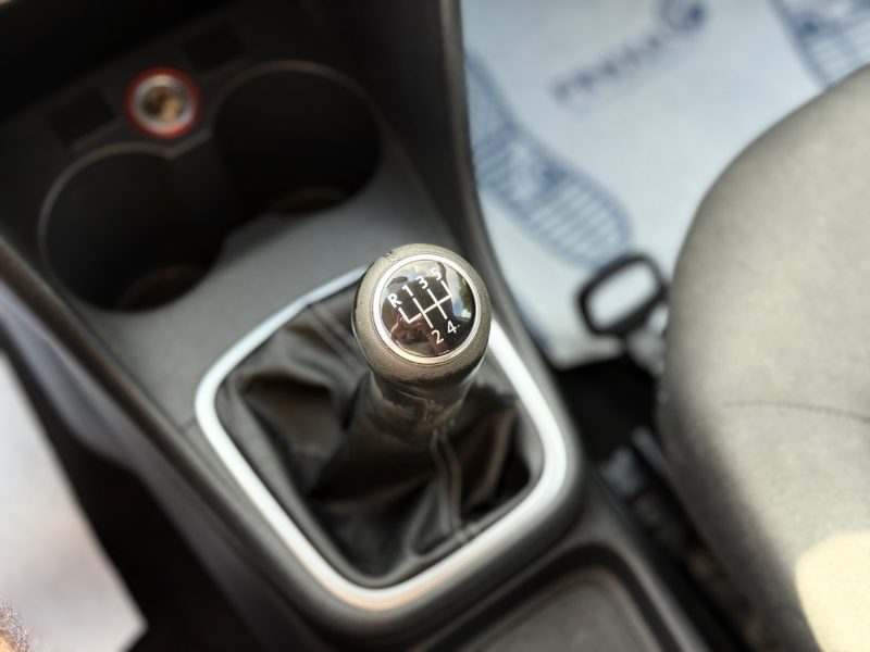 VOLKSWAGEN POLO 2012