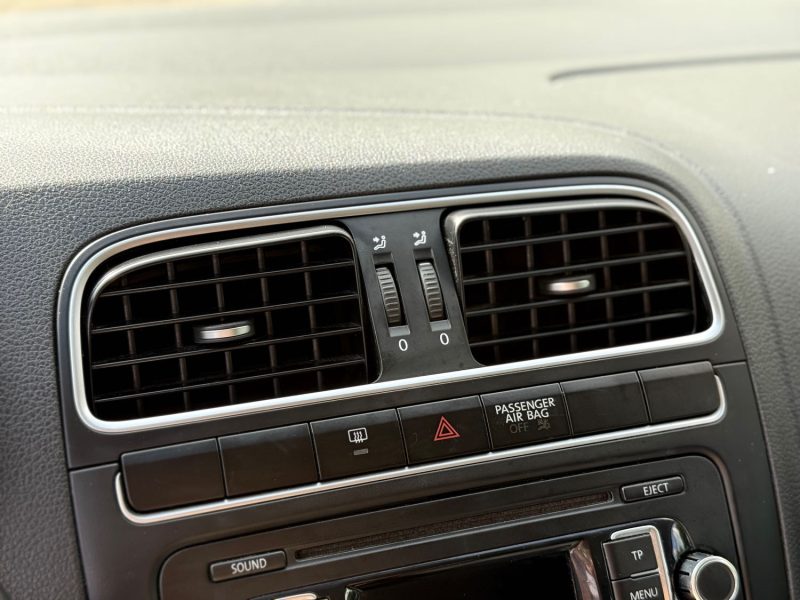 VOLKSWAGEN POLO 2012