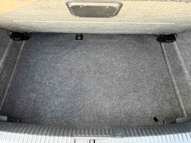 VOLKSWAGEN POLO 2012