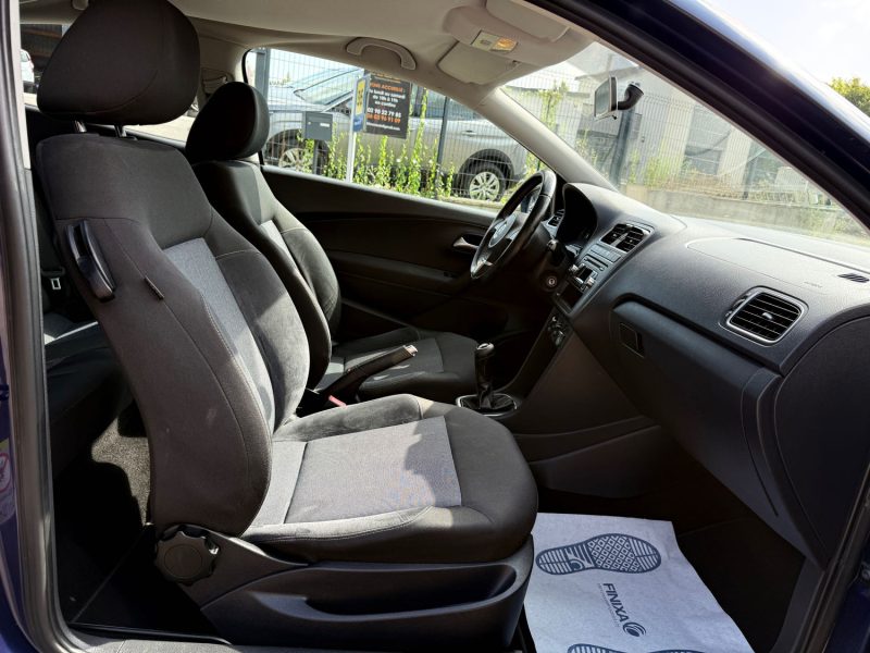 VOLKSWAGEN POLO 2012