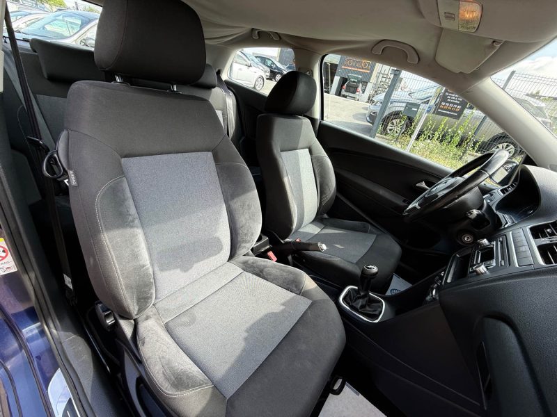 VOLKSWAGEN POLO 2012