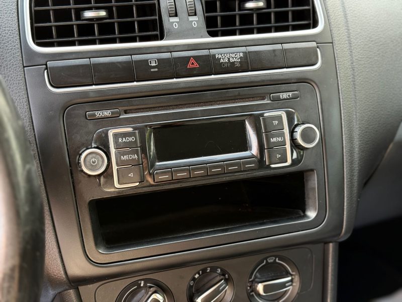 VOLKSWAGEN POLO 2012