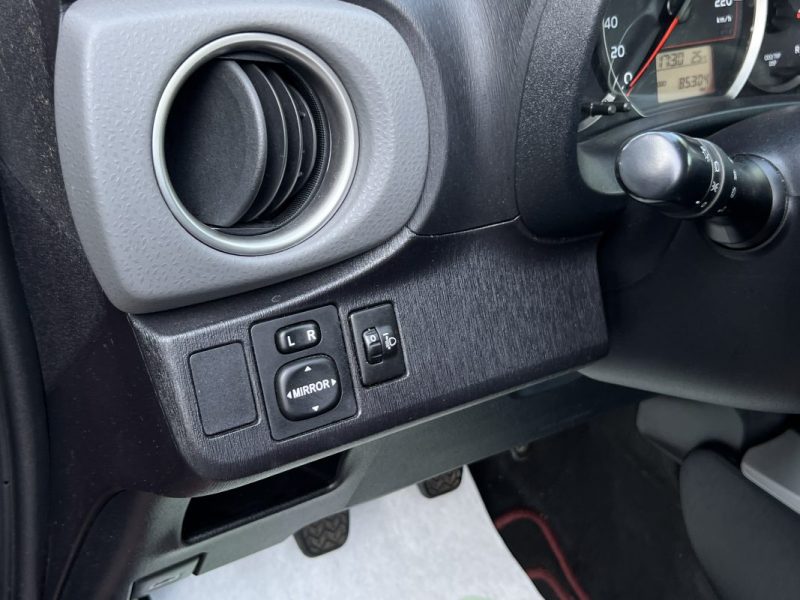 TOYOTA YARIS 3 III 1.0 VVTi 69 Cv 5 PORTES / ECRAN TACTILE CAMERA RECUL CRIT AIR 1 - GARANTIE 1 AN