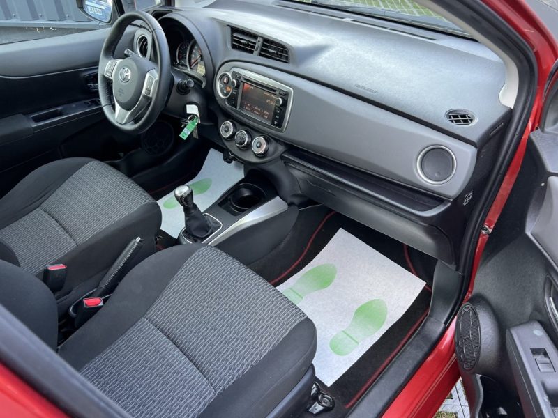 TOYOTA YARIS 3 III 1.0 VVTi 69 Cv 5 PORTES / ECRAN TACTILE CAMERA RECUL CRIT AIR 1 - GARANTIE 1 AN