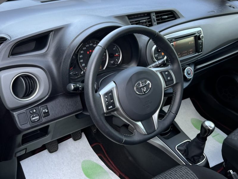 TOYOTA YARIS 3 III 1.0 VVTi 69 Cv 5 PORTES / ECRAN TACTILE CAMERA RECUL CRIT AIR 1 - GARANTIE 1 AN