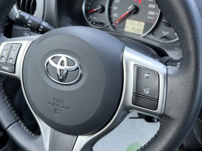 TOYOTA YARIS 3 III 1.0 VVTi 69 Cv 5 PORTES / ECRAN TACTILE CAMERA RECUL CRIT AIR 1 - GARANTIE 1 AN