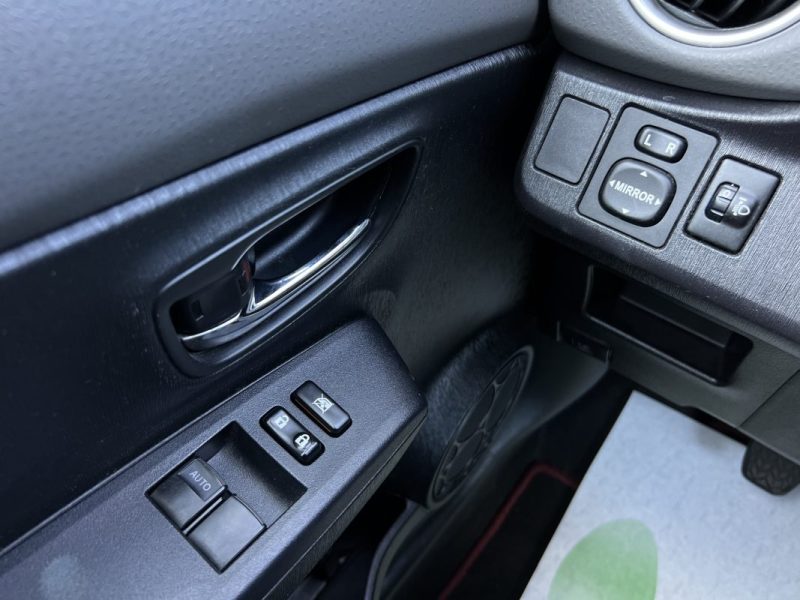 TOYOTA YARIS 3 III 1.0 VVTi 69 Cv 5 PORTES / ECRAN TACTILE CAMERA RECUL CRIT AIR 1 - GARANTIE 1 AN