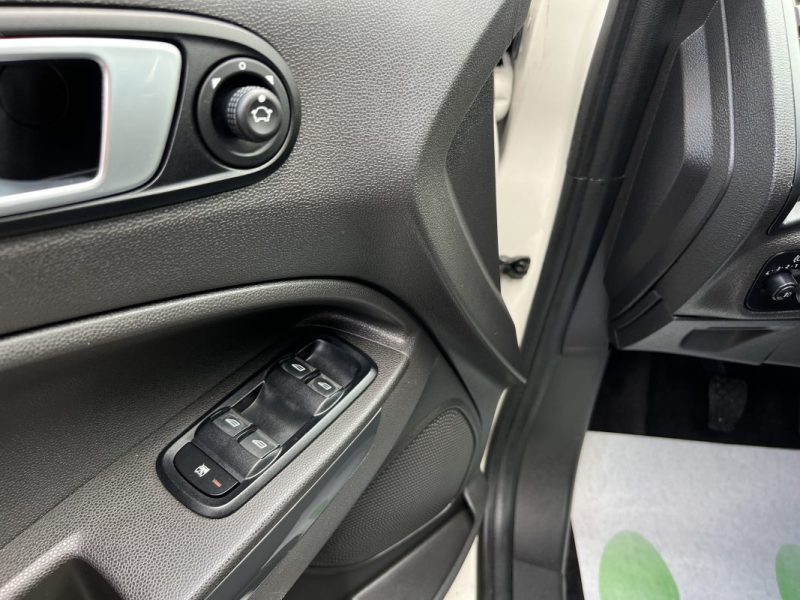 FORD ECOSPORT 1.0 SCTi EcoBoost 125 cv 4x2 / SUV CRIT AIR 1 - GARANTIE 1 AN