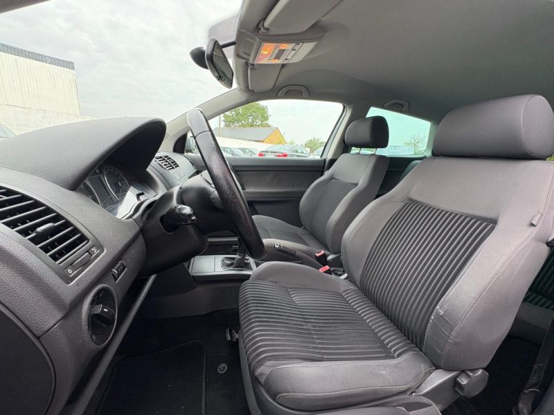 VOLKSWAGEN POLO 1.6L ESSENCE 105CV SPORTLINE GARANTIE 12 MOIS